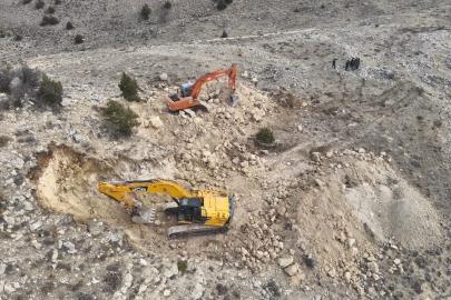 Karaman’da kepçeyle tarihi eser arayanlara operasyon: 14 gözaltı