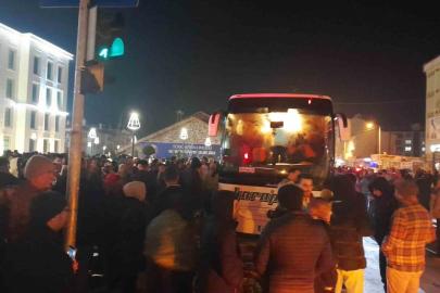 Karapınar’da umre yolcuları dualarla uğurlandı