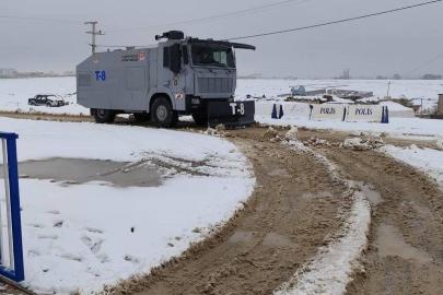Kardan kapanan yolu TOMA açtı