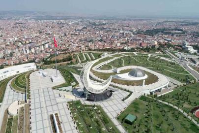 Karesi’de birleştirilmiş dükkanlardaki ruhsat krizi