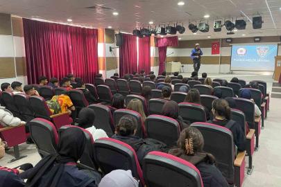 Kars’ta öğrencilere polislik mesleği anlatıldı