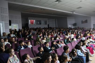 Kartepe’de "Karınca Kararınca" oyunu sahnelendi