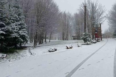 Kartepe’ye lapa lapa kar yağıyor