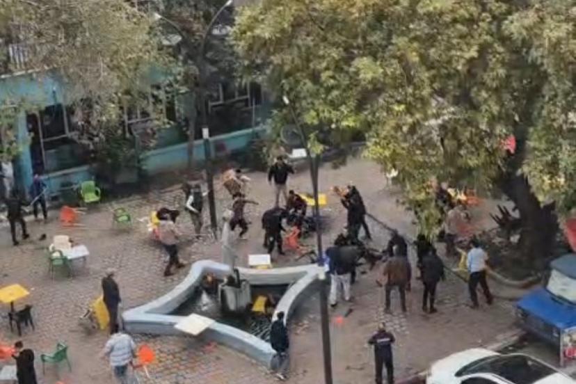 Kavga değil adeta meydan muharebesi: Taş, sopa ve silah kullanıldı, 1 kişi yaralandı