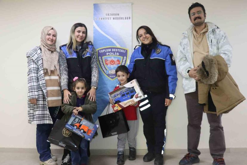 Kaybolan oyuncağı için polisten yardım istedi