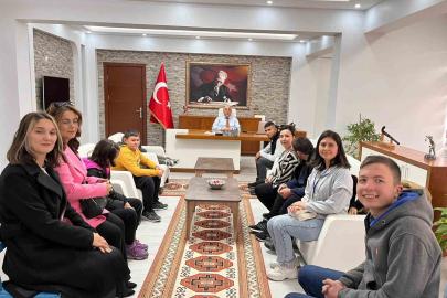 Kaymakam İlhan, özel öğrencileri ağırladı