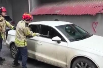Kaynarca’da araç içinde mahsur kalan çocuk itfaiye tarafından kurtarıldı