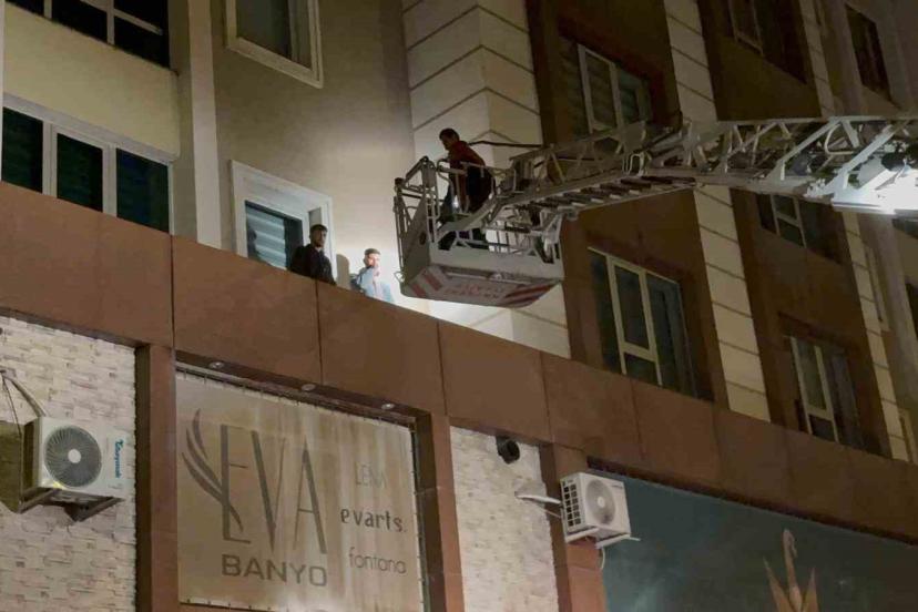 Kayseri’de bir garip olay: 3’üncü kattan çarşafla indiler: 2 gözaltı