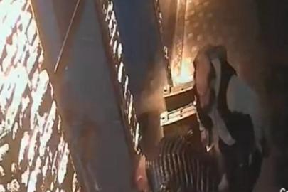 Kayseri’de esnaf boğazına şeker kaçan çocuğu heimlich manevrasıyla kurtardı... O anlar kamerada