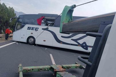 Kazada kapanan E-90 Otoyolu, araçların çekilmesiyle trafiğe açıldı