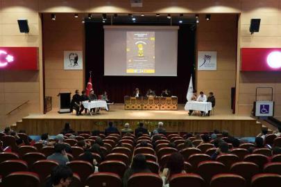 KBÜ’de sosyal bilimler öğrencileri Zihin Arenası’nda buluştu