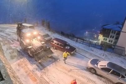 Kemaliye’de karla mücadele çalışmaları aralıksız sürüyor