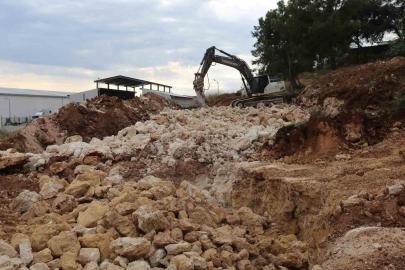 Kepez Belediyesi’nden doğa ile iç içe hayvan barınağı