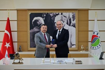 Kepez Belediyesi’ne SGK’dan teşekkür plaketi