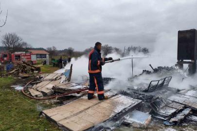 Keşan’da çıkan yangınlarda 2 ev kullanılamaz hale geldi
