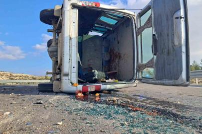 Kilis-Hatay karayolunda panelvanla cip çarpıştı: 3 yaralı