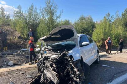 Kilis’te hafif ticari araçla otomobil çarpıştı: 5’i ağır, 6 yaralı