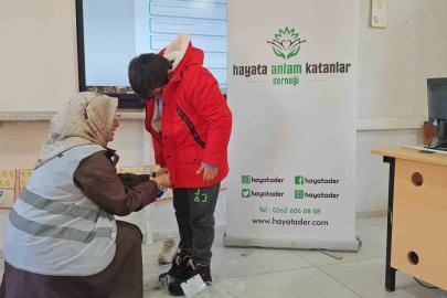 Kırsalda okuyan minik yüreklere kış desteği