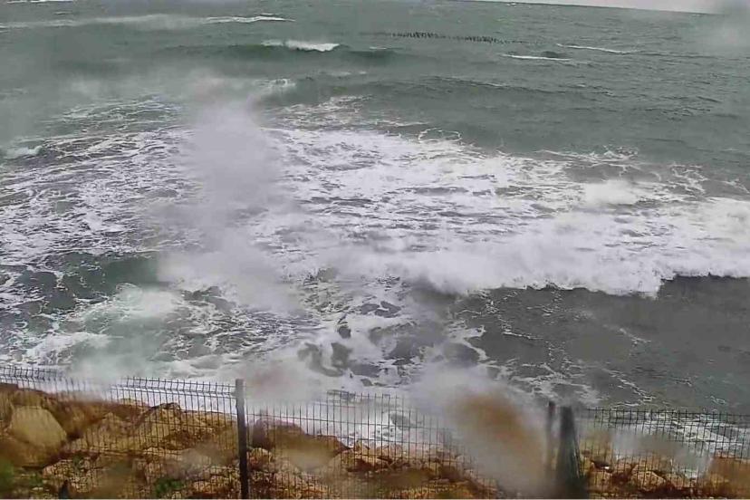 Kocaeli’de fırtına etkili oluyor: Sahillerde dalgalar yükseldi, zirvede yağmur ve sis hakim
