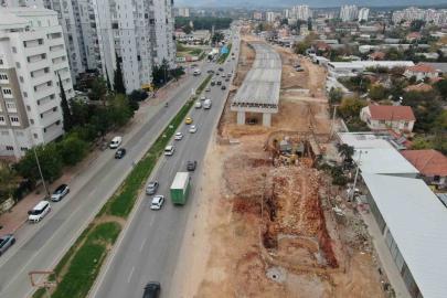 Köprülü kavşak inşaatını durduran pide fırını mahkeme kararıyla yıkıldı