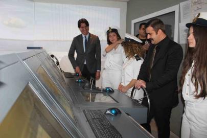 Köyceğiz Kaymakamı Kumcu, gemi simülasyon laboratuvarını inceledi