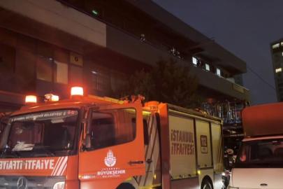 Küçükçekmece’de bir iş yerinin havalandırma bacasında yangın
