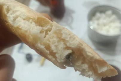 Kurtalan’da ekmeğin içinden sinek çıktı