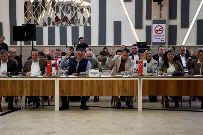 Kuşadası Belediye Meclisi yılın son toplantısını yaptı