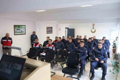 Kütahya Jandarma Komutanlığı personeline belgesiz hayvan hareketleri eğitimi
