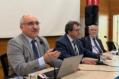 Kütahya’da "Papa’nın Türkiye Ziyareti ve Düşündürdükleri" konulu panel düzenlendi