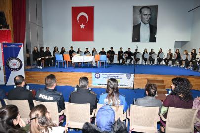 Kütahya’da parlayan yıldızlar sahne aldı