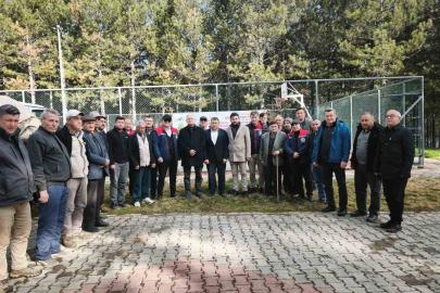 Kuyucak’ta 1200 adet kestane fidanı dağıtıldı