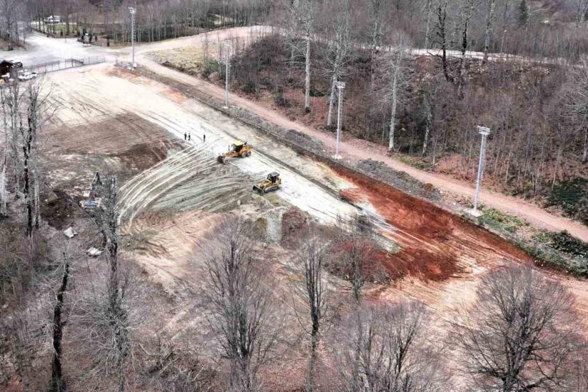 Kuzuyayla kızak pistine 100 metrelik kapalı yürüyen bant sistemi kuruluyor