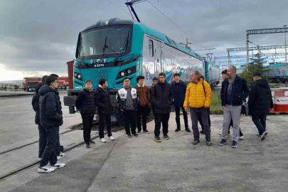 Lise öğrencilerden yerli üretime teknoloji odaklı ziyaret