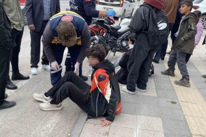 Liseli öğrencilerin motosiklet gezintisi hastanede son buldu: 3 yaralı
