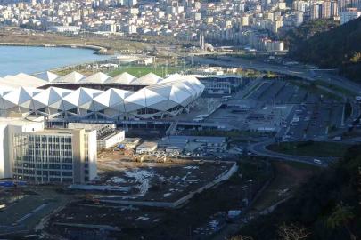 Maç günleri Akyazı Stadı ve çevresinde yaşanan trafik sorunu gündemden düşmüyor