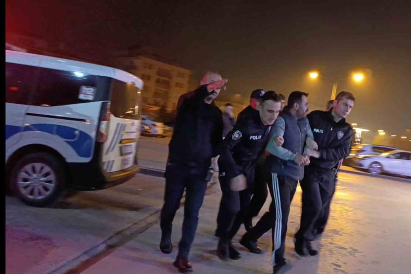 "Mahkeme beraat verdi, ben sizi rahat ettirir miyim" diyerek oğluna çarpan taksicinin ağabeyini vurdu