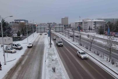 Malatya’da kar yağışı hayatı olumsuz etkiledi