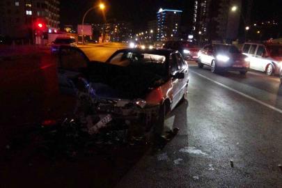 Malatya’da tır ile otomobil çarpıştı: 3 yaralı