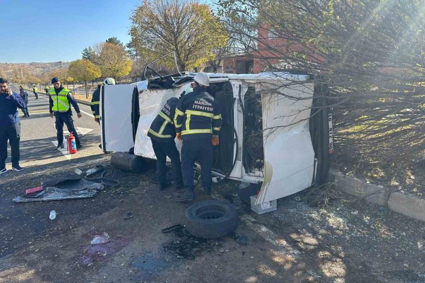 Mardin’de otomobil devrildi: 3 yaralı