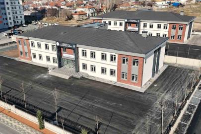 Melikgazi Belediyesi, 3 mahalleye birden hizmet edecek okullarda sona geldi