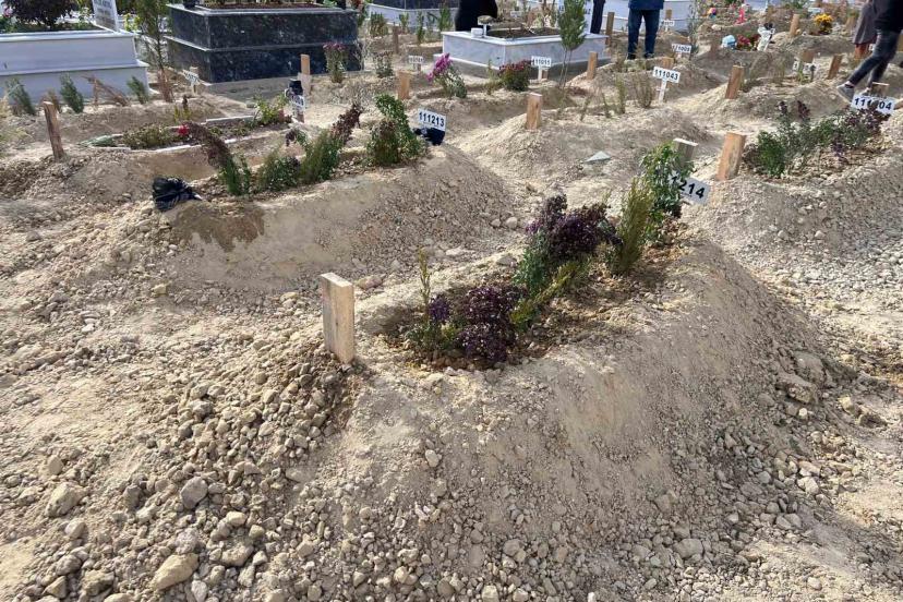 Mersin’de komşusu tarafından öldürülen anne ve oğlu toprağa verildi