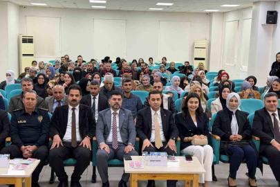 Midyat’ta "koruyucu aile hizmet modeli" bilgilendirme toplantısı düzenlendi