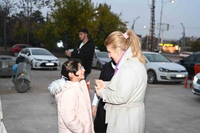 Milletvekili Ölmeztoprak KADEM’i ziyaret etti, deprem sonrası dayanışmayı da değerlendirdi