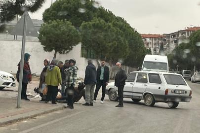 Motosiklet ve otomobilin karıştığı kazada 1 kişi yaralandı