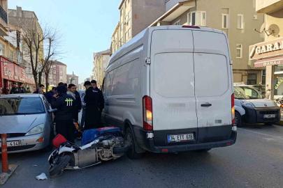 Motosikletten düşen kurye yaralandı