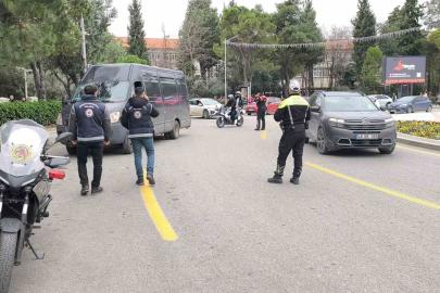 Muğla Cumhuriyet Meydanı’nda geniş kapsamlı trafik denetimi