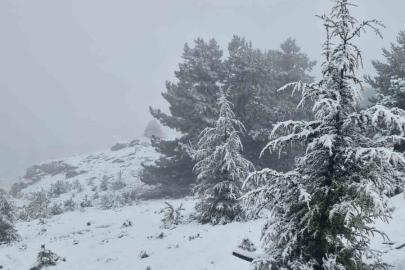 Muğla’da Göktepe beyaza büründü
