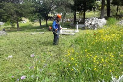 Muğla’da mezarlıklarda temizlik ve bakım çalışmaları aralıksız sürüyor
