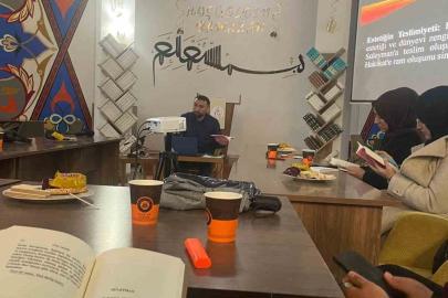 Müslüman Kimliği İnşa Etme Üzerine kitap tahlili gerçekleştirildi